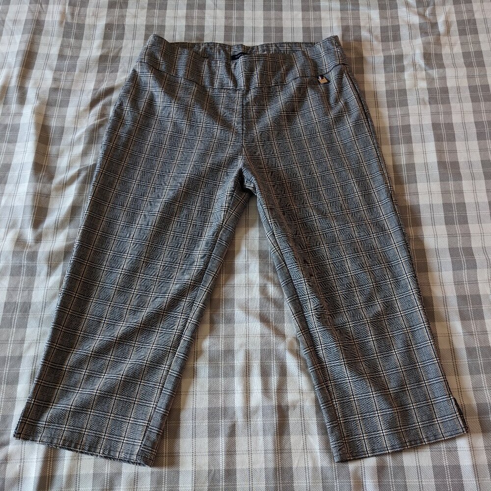 Tommy Hilfiger Wide Leg Plaid Capris (Grey Size 10)